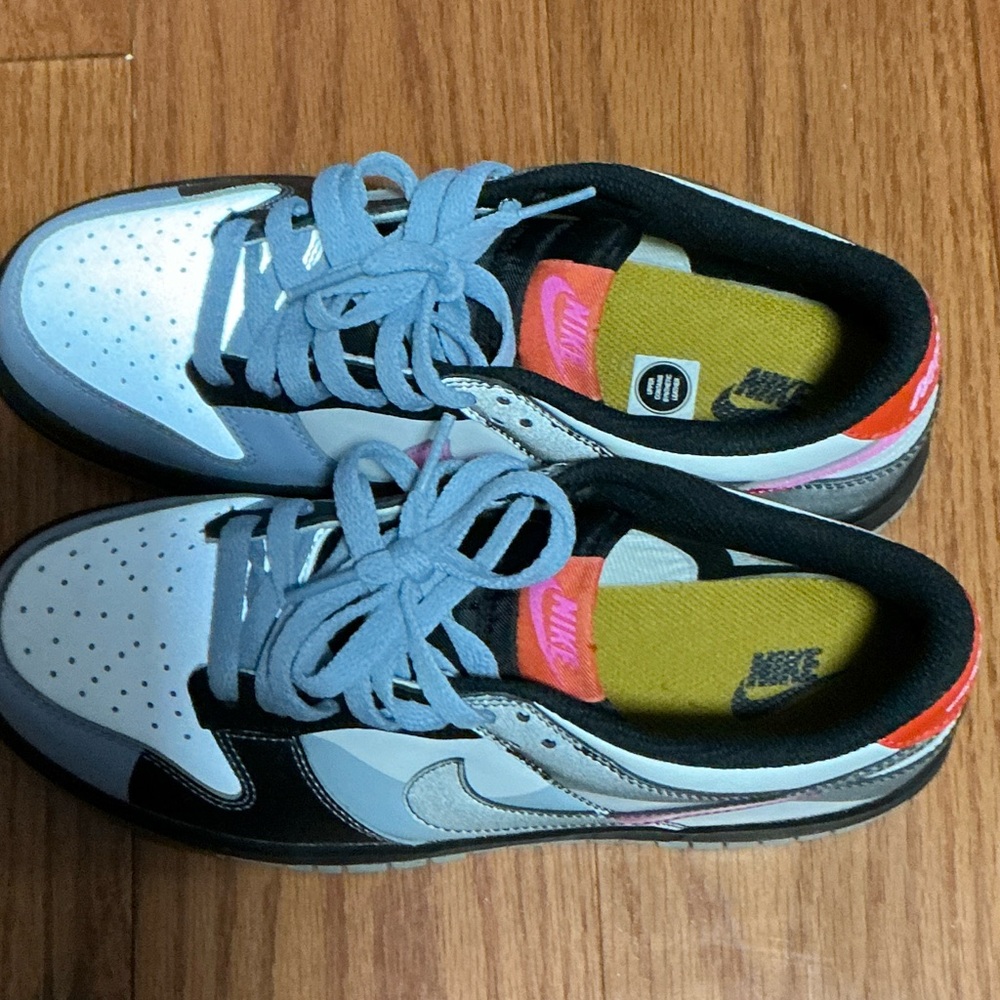 Nike White and Black Sneakers with Pink and Orange Accents